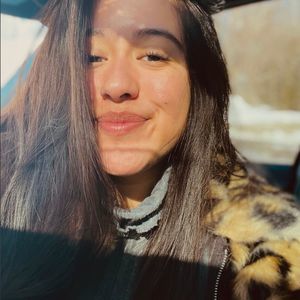 Meet your Posher, Ana